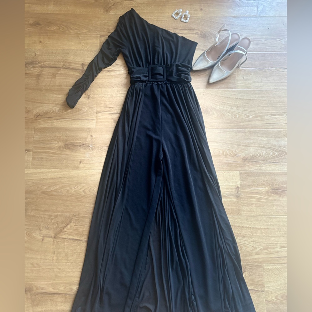 Fashion Nova Black One-Shoulder Jumpsuit